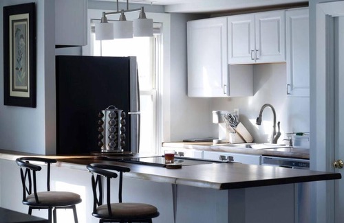 Federal Hill Apartamento | Bright & Modern 2BR Apt in Historic Federal Hill