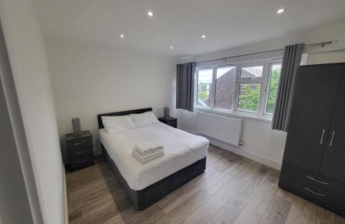 Sutton Central Apartamento | Bright Modern 3 Bedroom Apartment