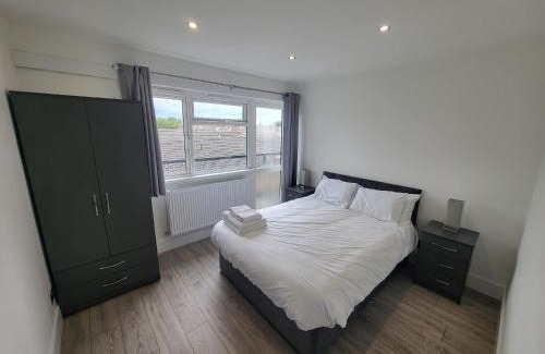 Sutton Central Apartamento | Bright Modern 3 Bedroom Apartment