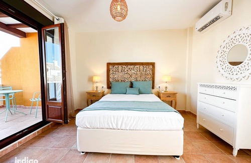 Costa Esuri Apartamento | Bright, Modern, 3 Bedroom, Duple Apartment OHA001