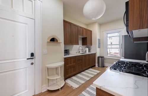 Communipaw Apartamento | Bright & Modern 35 Mins to NYC Extended Stays