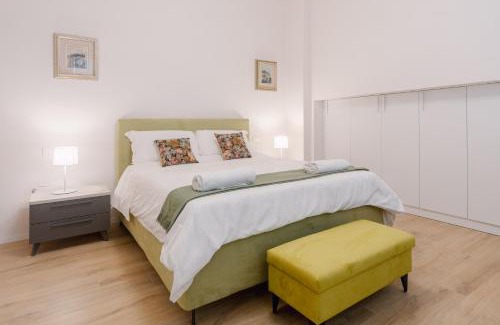 Santa Maria Novella Apartamento | Bright & Modern 4 bedrooms Apartment in Center