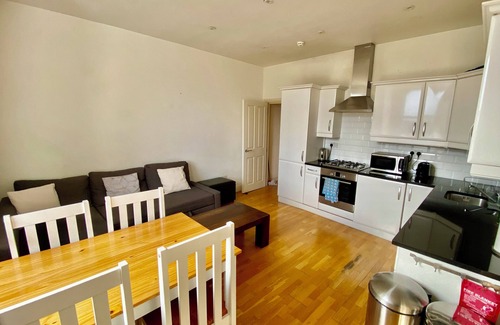 Coldharbour Apartamento | Bright, Modern and Spacious Flat in Brixton w/easy access to Central London