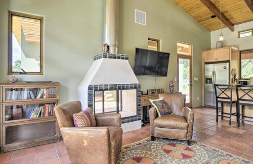 Canoncito Cabaña | Bright & Modern Desert Home 17 Mi to Santa Fe
