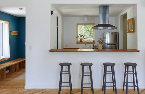 Nelsonville Apartamento | Bright/modern escape :: nestled in the forest, walk to the village & train