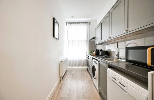 Ealing Apartamento | Bright Modern Flat in Ealing - Next to Tube and City Centre