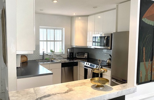 North Miami Casa | BRILLANTE MODERNO CLAVE WEST STYLE 2 DORMITORIO ADOSADO CON DOCK
