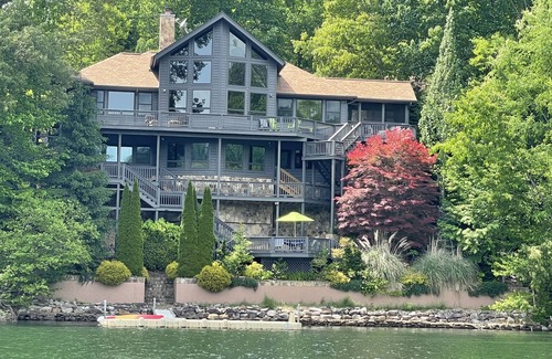 Robbinsville Casa | Bright,Modern Lakefront Home - Private Swimming Cove , Pontoon rental available