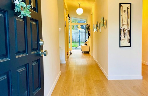 San Rafael Casa | Bright, modern Marin home nestled between San Francisco & Napa Valley