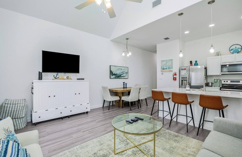 Corpus Christi Casa | Bright & Modern Retreat w/Pool & Pirate ship Playground, Steps from the Beach