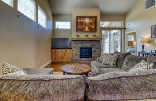 Redmond Casa | Bright, Modern Retreat in Eagle Crest Resort