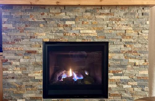 Redmond Casa | Bright, Modern Retreat in Eagle Crest Resort