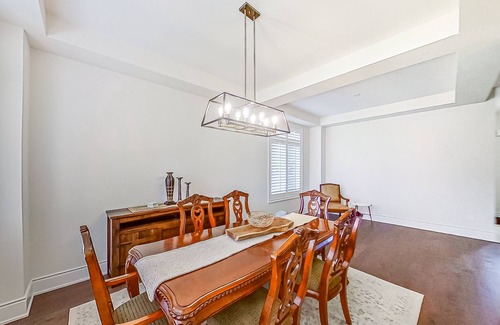 Springwater Casa | Bright, modern, spacious home with fireplace, near gorgeous lakes & skiing