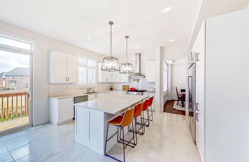 Springwater Casa | Bright, modern, spacious home with fireplace, near gorgeous lakes & skiing