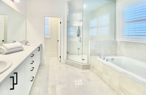 Springwater Casa | Bright, modern, spacious home with fireplace, near gorgeous lakes & skiing
