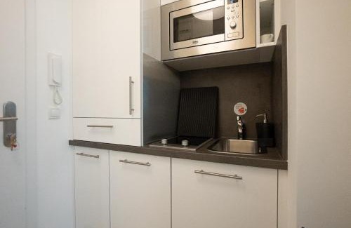 Weißgerber Apartamento | Bright & Modern Studio in Center with a Queen Bed