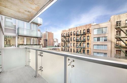 Hell's Kitchen Apartamento | Brillante, nuevo estudio de lujo de Exec