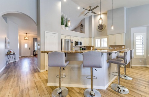 Paradise Valley Village Cabaña | Bright North Phoenix Home w/ Private Yard + Pool!