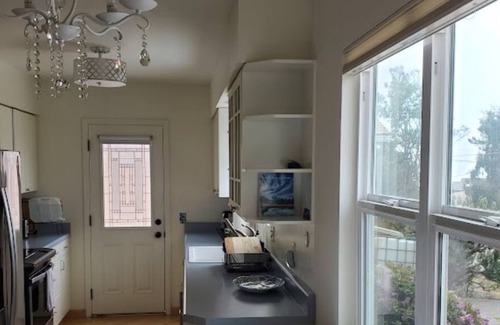 Park Hill Cabaña | Bright Ocean Views 2 bedroom Cottage by the Sea