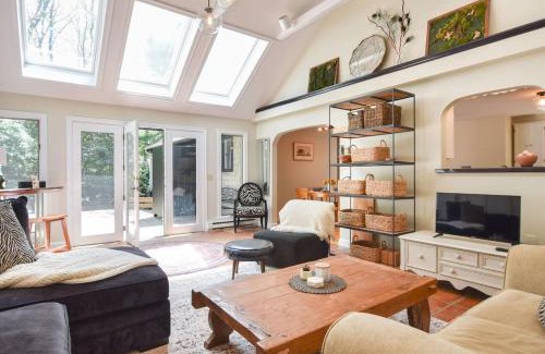 Marstons Mills Casa | Bright & Open Central A C Dog Friendly