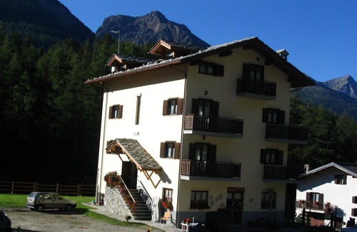 Bionaz Apartamento | Luminoso, panorámico y confortable departamento, punto de partida ideal para trekking.