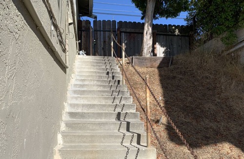 San Leandro Casa | Bright Private In-law 1 bedroom unit in San Leandro hills w/ Washer&Dryer