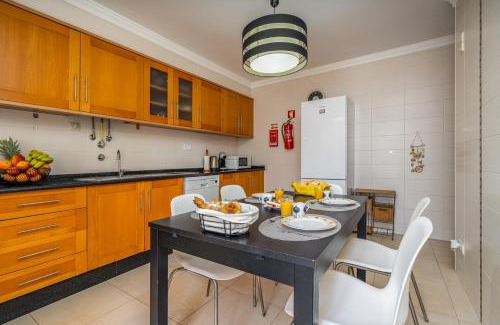 Vila Real Santo Antonio Apartamento | Bright & Spacious Flat by HostWise