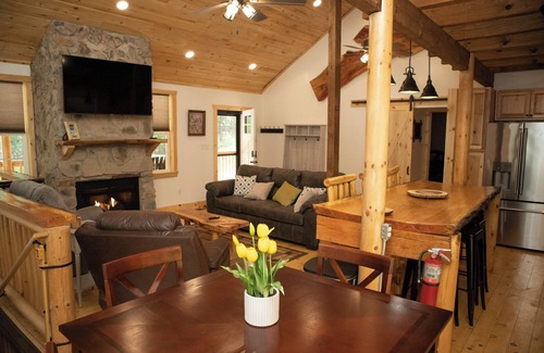 Hickory Hills Cabina | Bright & quiet cabin near mountain attractions