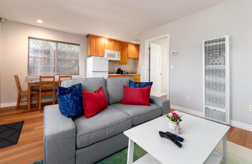 Shoreline West Casa | Bright Quiet Comfy 1BR Cottage in Mountain View
