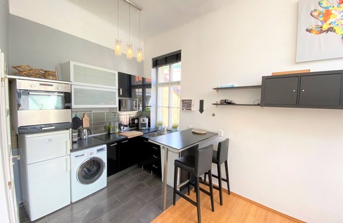 Mala Strana Apartamento | Bright rooftop Studio with huge Terrace - Air-con