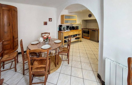 Saint-Zacharie Casa | Bright, rustic cottage in a quiet location.