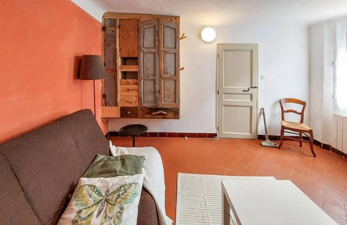 Saint-Zacharie Casa | Bright, rustic cottage in a quiet location.