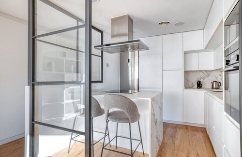 Lista Apartamento | Bright Salamanca 3BR w/ Doorman nr El Retiro Park, by Blueground