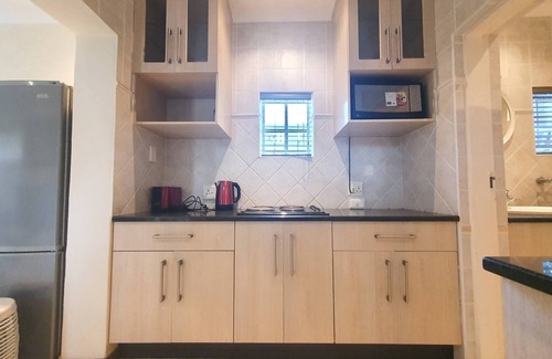 Greater Johannesburg Metropolitan Area Casa | Bright & Secure Unit In The Heart Of Sandton