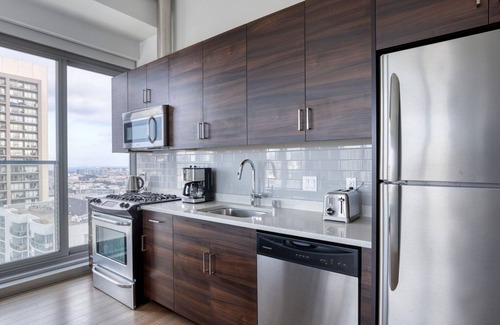 Civic Center Apartamento | Bright Soma 2BR w/ Theater & Basketball, nr Tech Companies, by Blueground