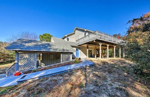 Southern Shores Casa | Bright Southern Shores Family Home Less Than 1 Mi to Beach