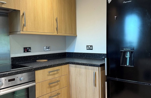 High Wycombe Apartamento | Bright & Spacious 1-Bed Apartment with Balcony & Private Parking