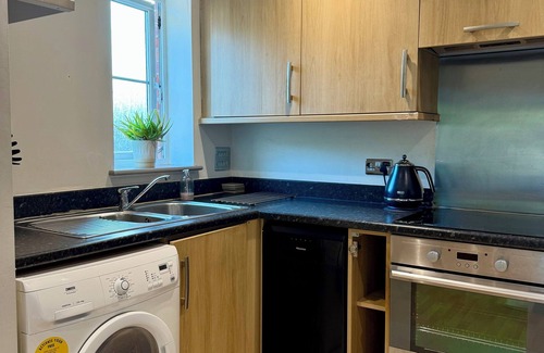 High Wycombe Apartamento | Bright & Spacious 1-Bed Apartment with Balcony & Private Parking