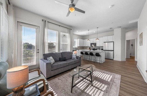Tampa Apartamento | Bright, Spacious 2BD in heart of Tampa | Free Prkg