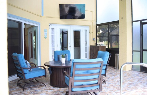 Ridgewood Lakes Casa | Bright & Spacious 4 BD Room with Private Pool