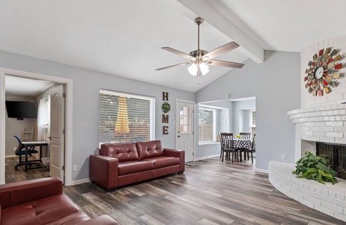 Bedford Casa | Bright & Spacious 4BR Home - Great Location!