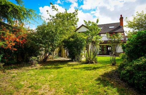 Cambridge Casa | Bright & Spacious 5-Bedroom Stay near Cambridge