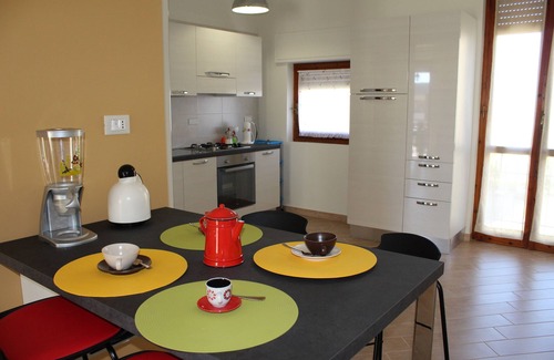 Province of Cagliari Apartamento | Luminoso, espacioso y confortable apartamento en el 4 ° y último piso, zona Poetto