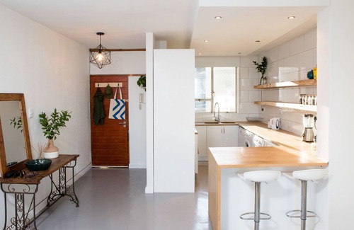Camps Bay Apartamento | Luminoso, espacioso, recientemente renovado apartamento de 2 habitaciones en la playa de Camps Bay!