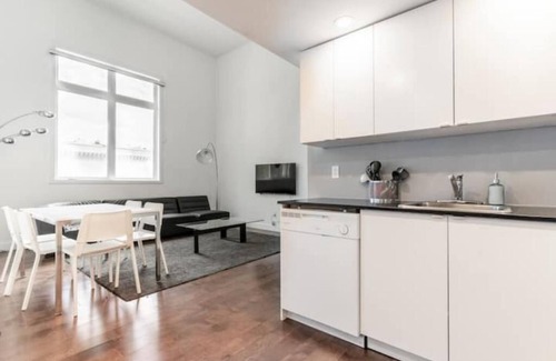 Downtown Montreal Apartamento | Bright Spacious Apt Downtown MTL