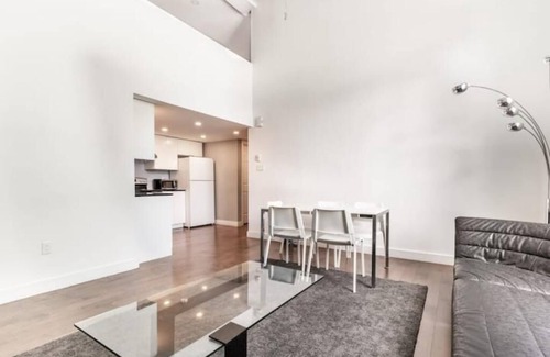 Downtown Montreal Apartamento | Bright Spacious Apt Downtown MTL