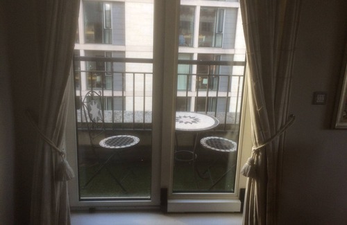 Tower Hill Apartamento | Amplio y luminoso apartamento con balcones a 150 metros de la Torre de Londres