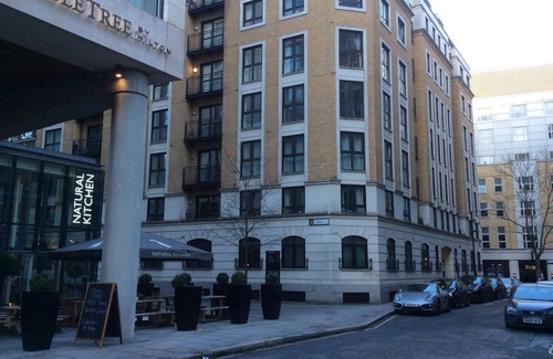 Tower Hill Apartamento | Amplio y luminoso apartamento con balcones a 150 metros de la Torre de Londres