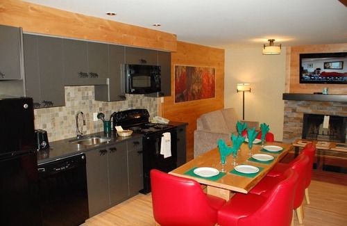 Banff Condominio | Bright & Spacious for 8 | Access to 2 hot tubs!