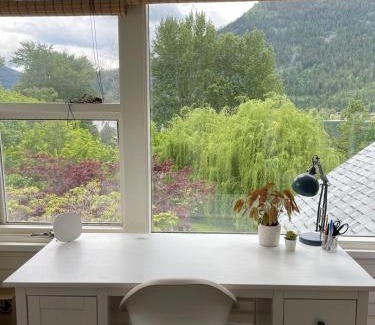 Nelson Casa | Bright, Spacious Home with Lake & Mountain Views, Walk to Beach